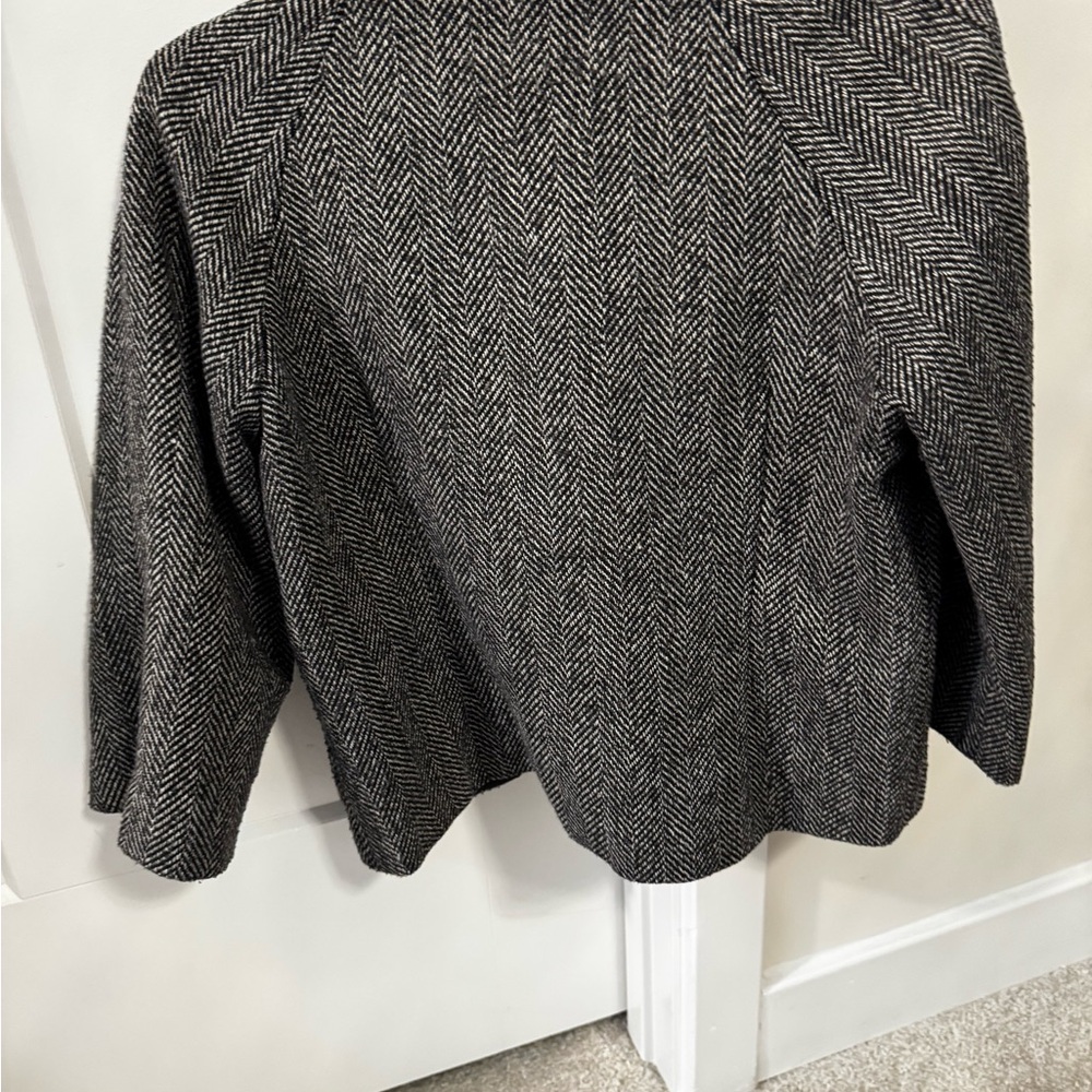Last Kiss Black and Gray Blazer with Wide Lapels - Picture 5 of 6
